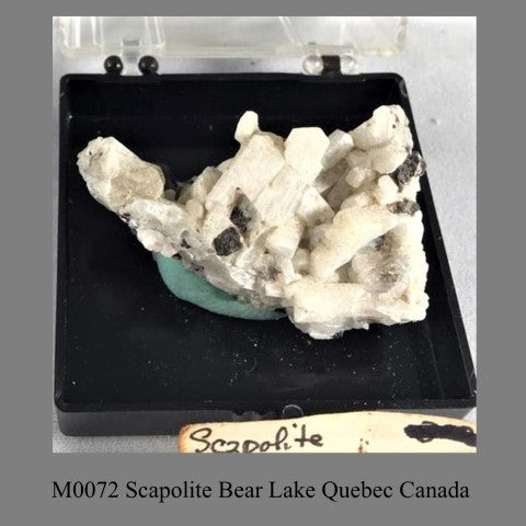 M0072 Scapolite Bear Lake Quebec Canada