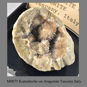 M0075 Kutnohorite on Aragonite Tuscany Italy