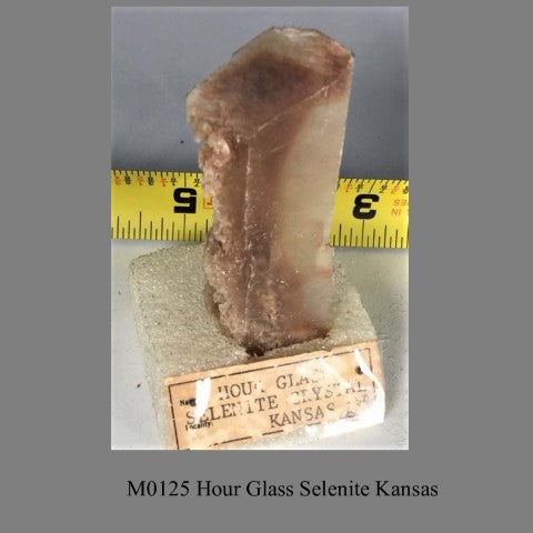 M0125 Hour Glass Selenite Kansas