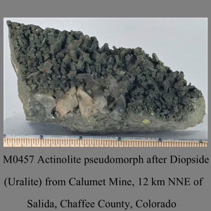 M0457 Actinolite pseudomorph after Diopside (Uralite) from Calumet Mine, 12 km NNE of Salida, Chaffee County, Colorado